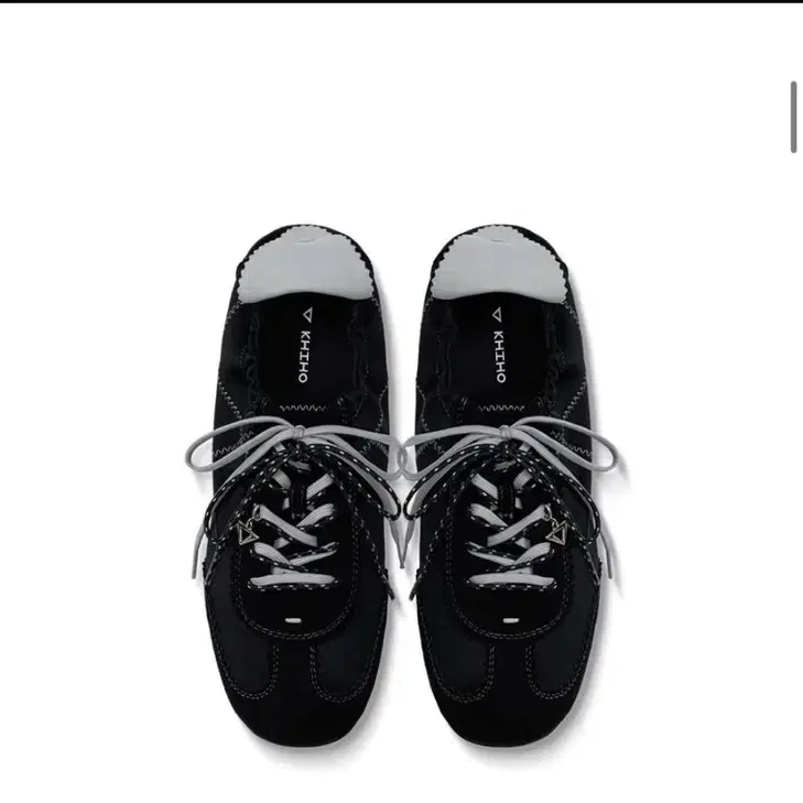 기호X베리시   tria shirring sneakers black