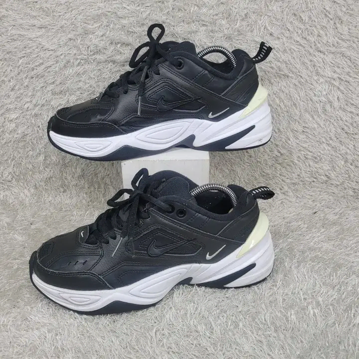 230 나이키 M2K 블랙 W 스니커즈