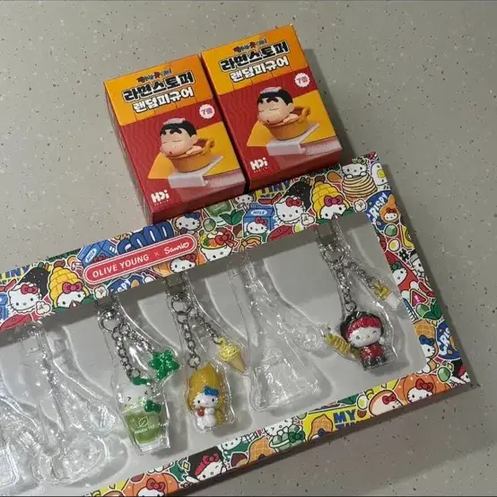 올리브영 헬로키티 간식 키링 일괄 + 짱구라면스토퍼 세트