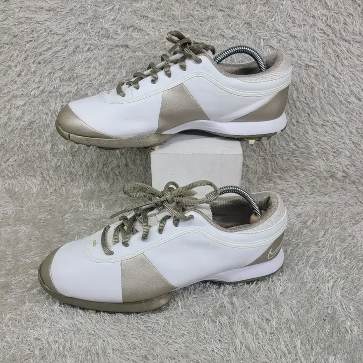 240 나이키 우먼스 골프화