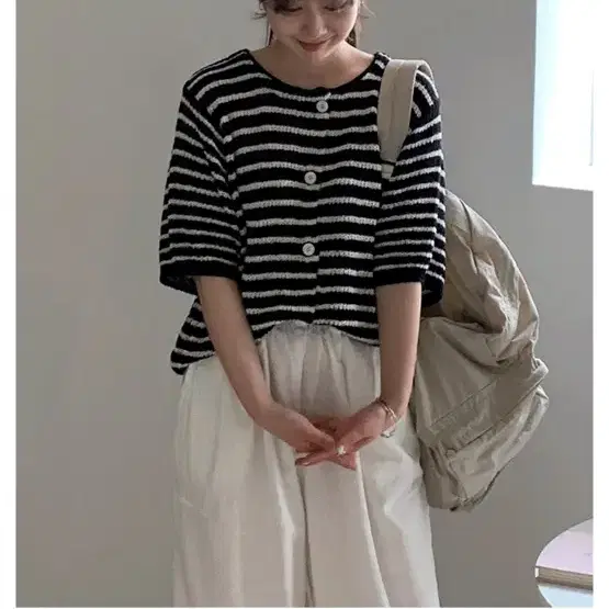 어리틀빗 부클 스트라이프 1/2 가디건 boucle stripe 1/2 cardigan