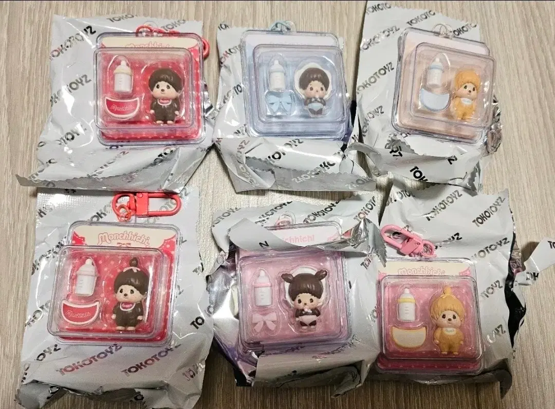 몬치치 패키지 랜덤 피규어 풀셋 팔아요