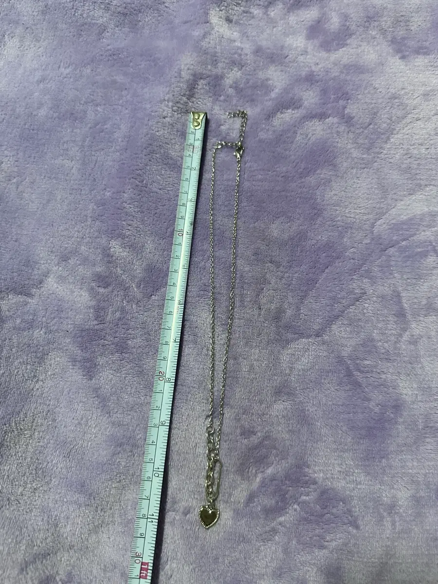소장가치 뛰어난 클래식하고 유니크한 감성의 실버 컬러 볼륨 블랙 하트 펜던트 페이퍼클립 체인 포인트 빈티지 패션 목걸이 팝니다