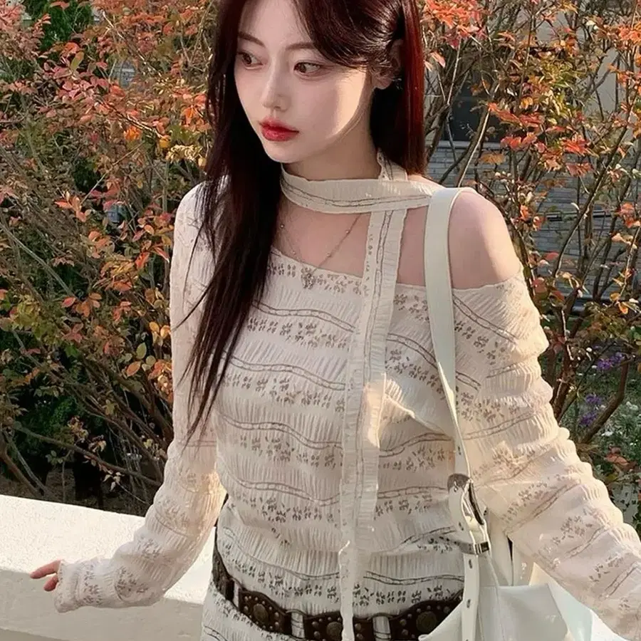 락케이크 Pattern Punching Long sleeve - Ivory 긴팔 티셔츠 탑