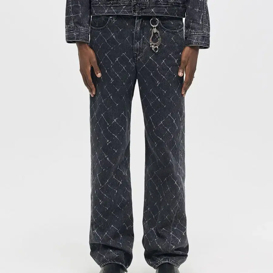 애드오프 PRINTED DENIM PANTS BLACK 팬츠 바지 50