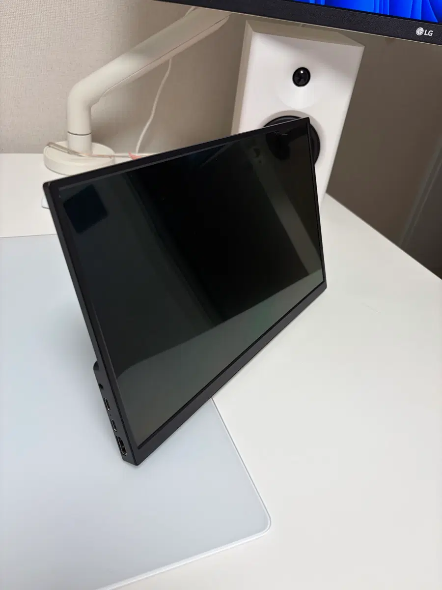 4k OLED 13인치 보조 스탠딩 모니터 새상품