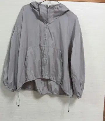 후드 경량 그레이 윈드브레이커 댄스킨 요가 필라테스 얇은 소재로 편리