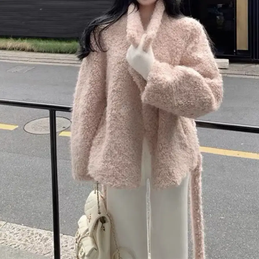 [기간한정할인] (1color) 빅카라 뽀글이 오버 자켓