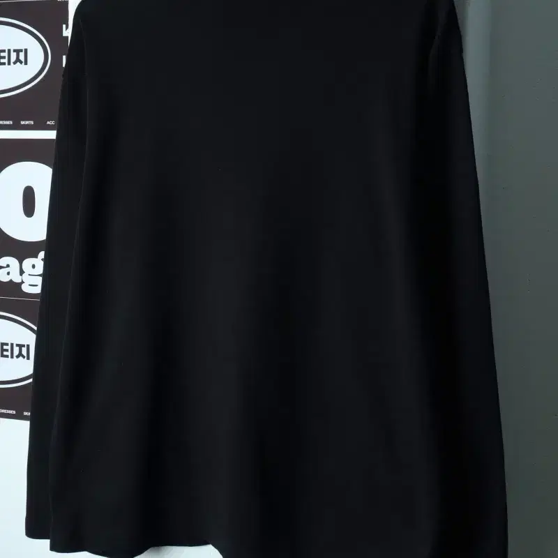 (L) 무신사 스탠다드 긴팔티셔츠 모크넥 무지 블랙 놈코어-H40055