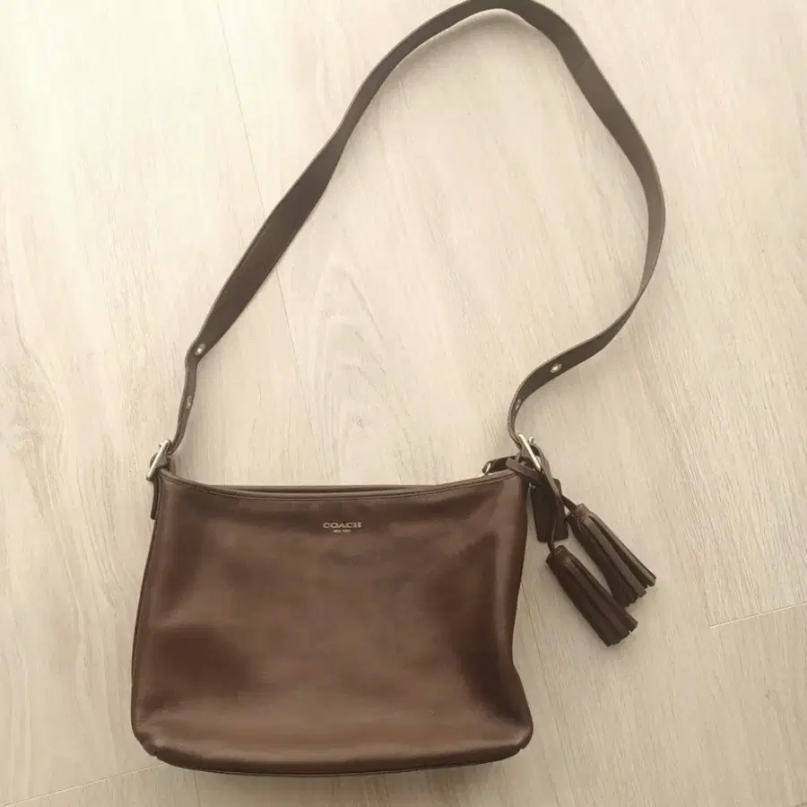 Coach 코치 브라운 가죽 태슬 숄더백
