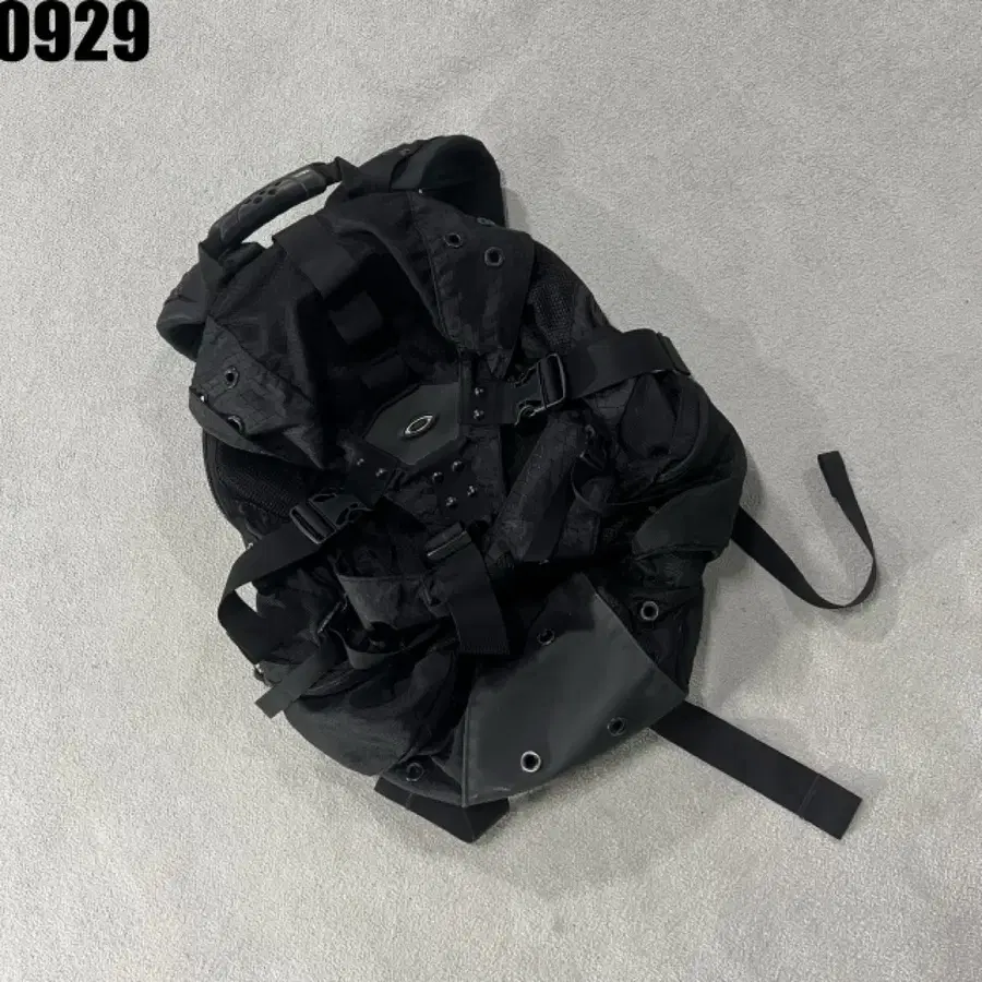 오클리 백팩 블랙
