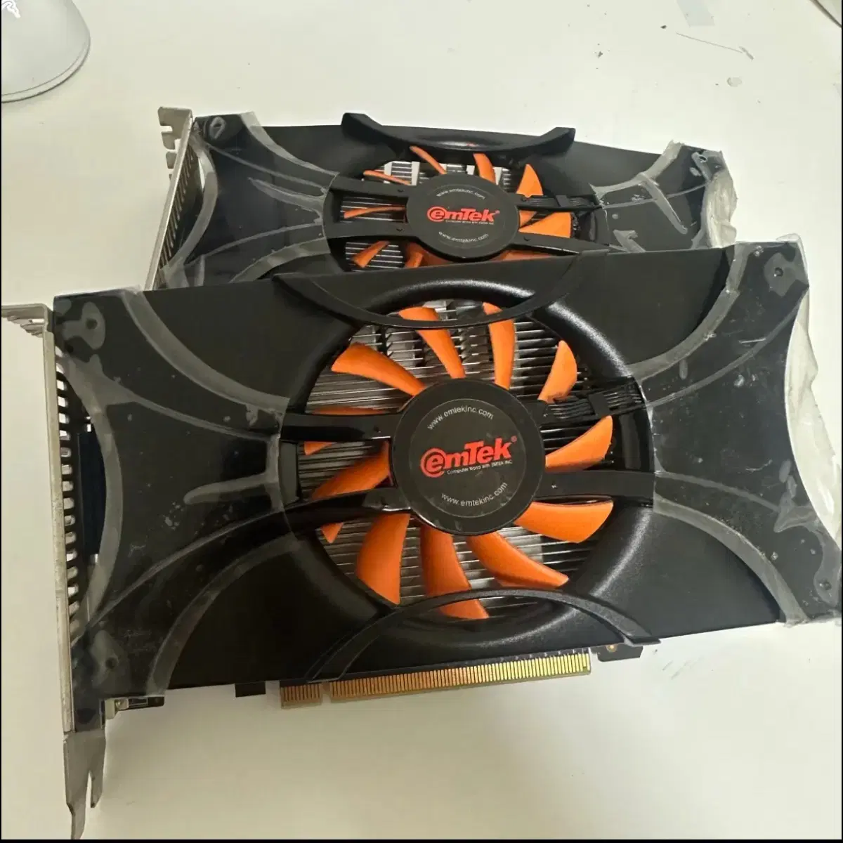 이엠텍 GTX550Ti 그래픽 카드