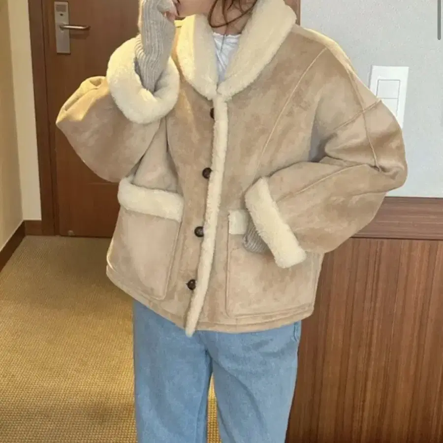 빈뮤트 리버시블 무스탕 연베이지 겨울 아우터 뽀글이
