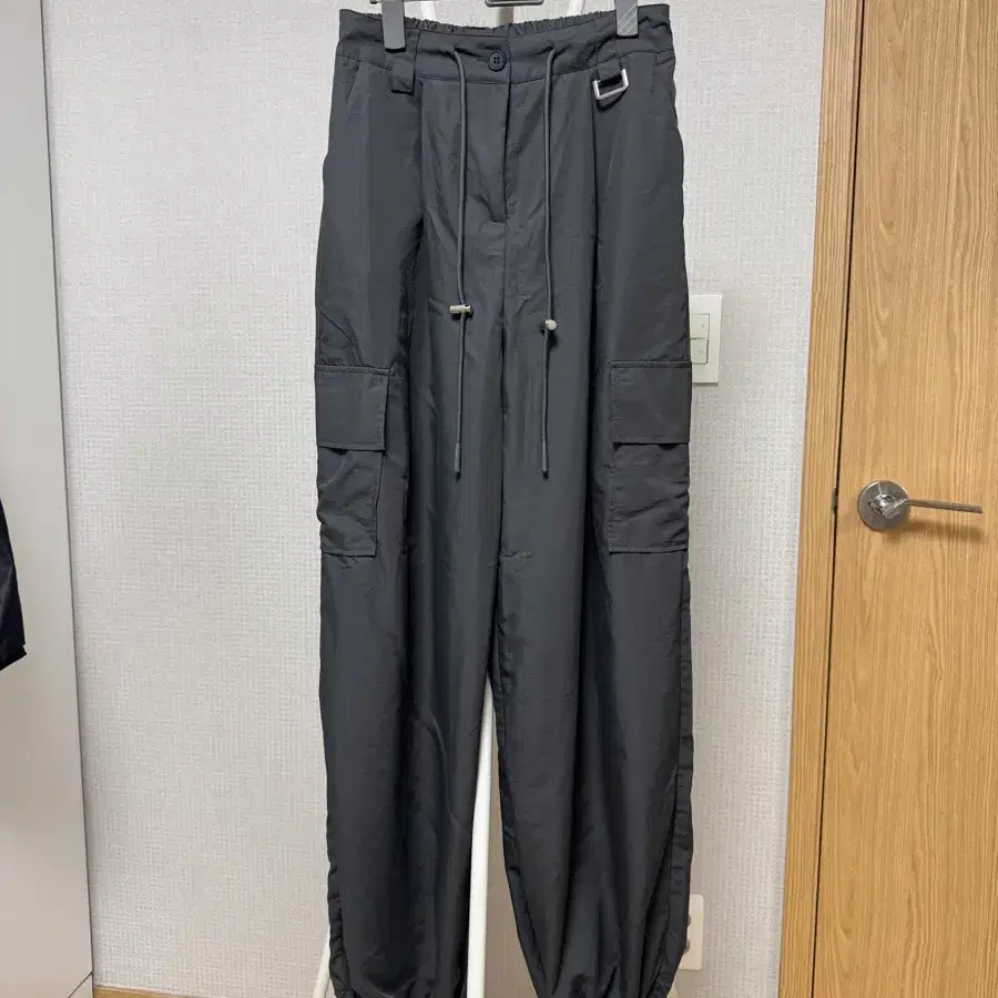 회색 와이드 조거팬츠