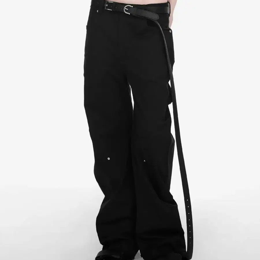나체 NACHE RAWCUT CURVED PANTS (UNISEX) BLACK