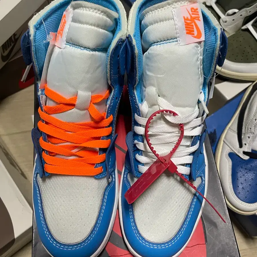 [275] 조던 1 오프화이트 레트로 하이 유니버시티 블루