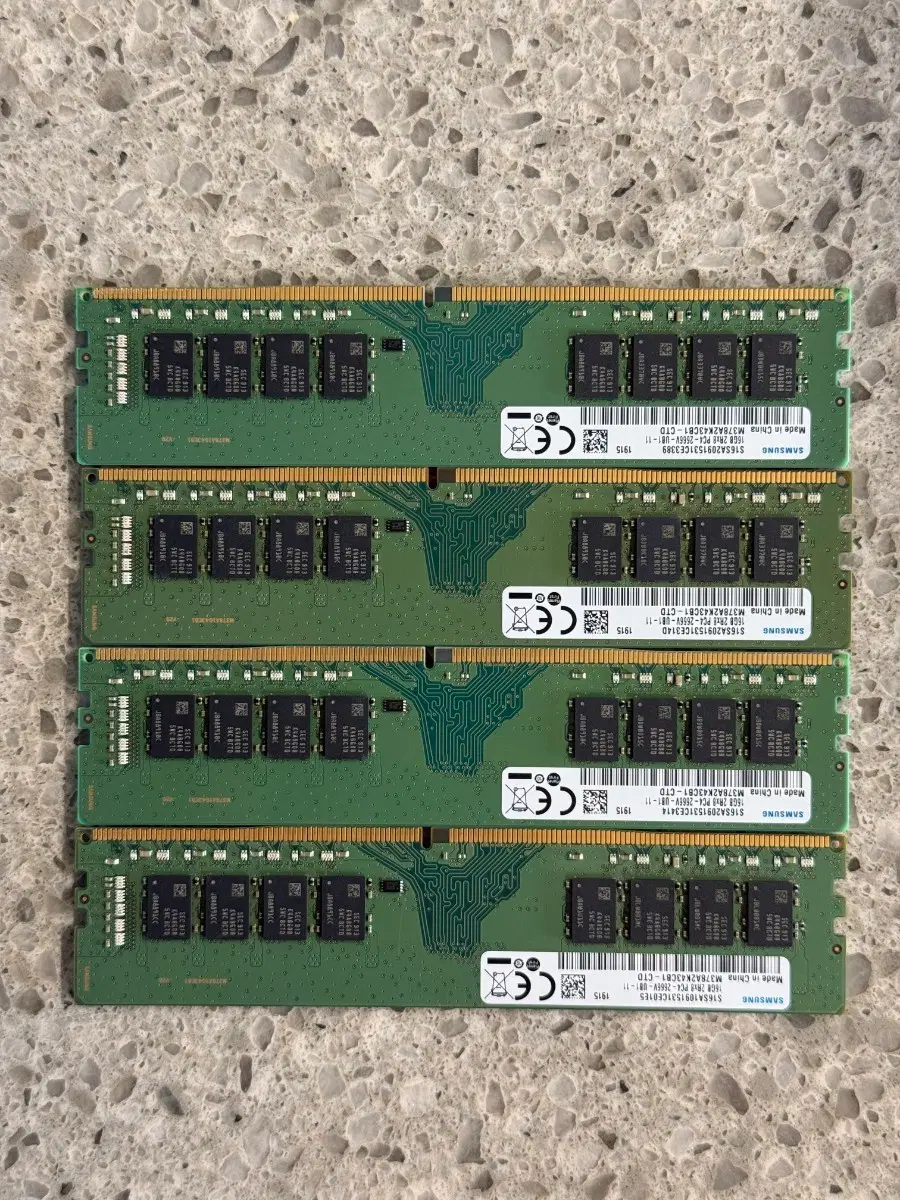 삼성 DDR4 16GB 데스크탑 램 4개