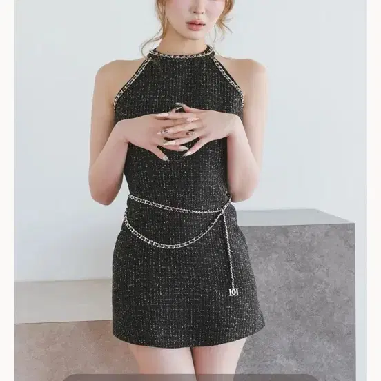 다리치 체인 트위드 홀터넥 원피스