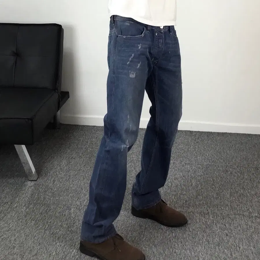 디젤 정품 사파도 스트레이트 레귤러 데님팬츠