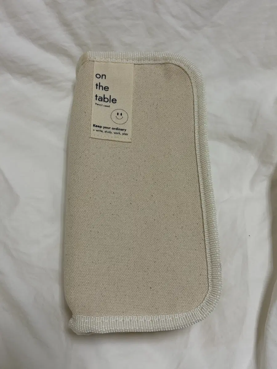 비온뒤 온더테이블 캔버스 필통
