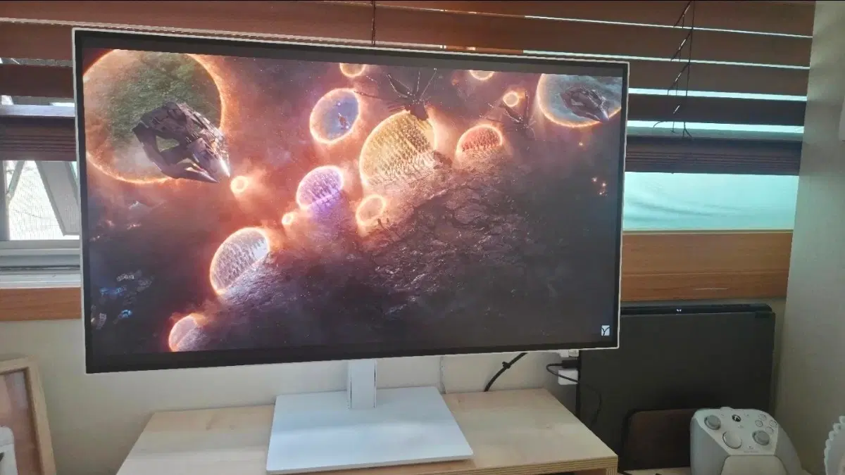 주연테크 4k 27인치 모니터(화이트)