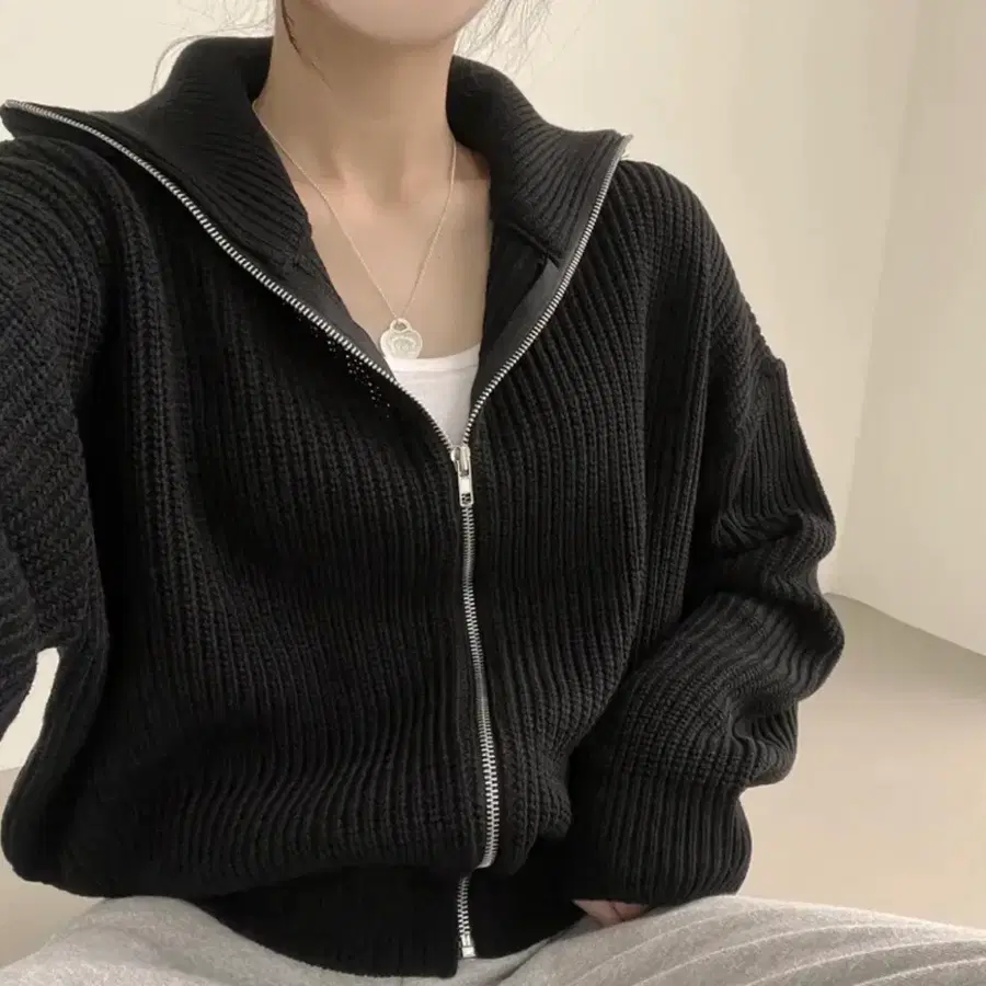 앤드모어 루즈핏 하이넥 하찌 집업 니트가디건 블랙