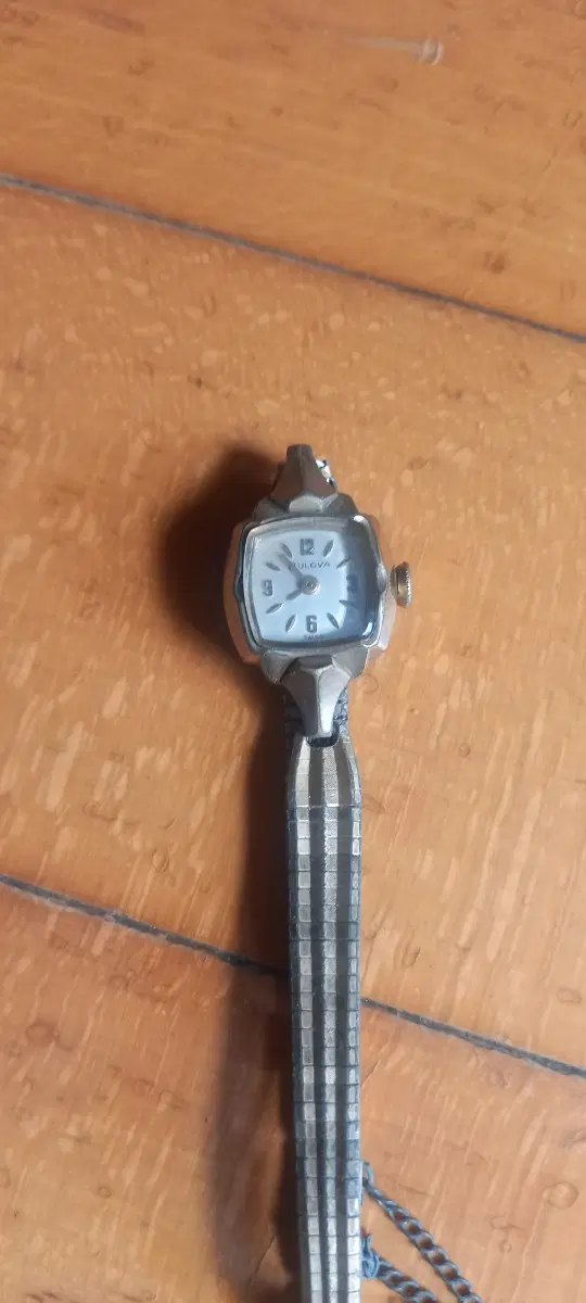 BULOVA 빈티지 여자시계