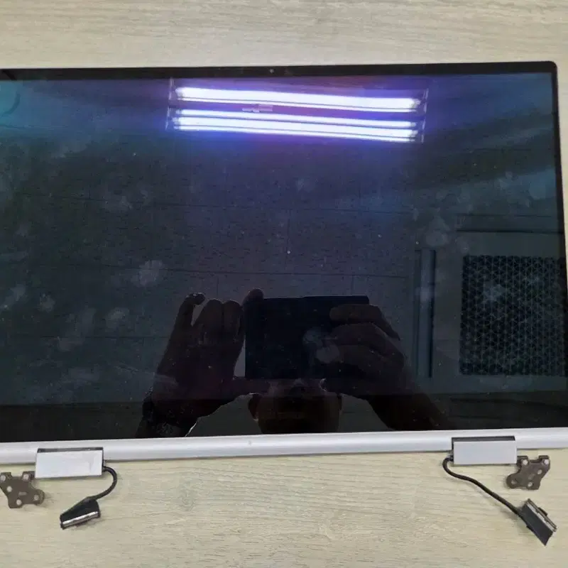NT930QDB 상판 (힌지고장)