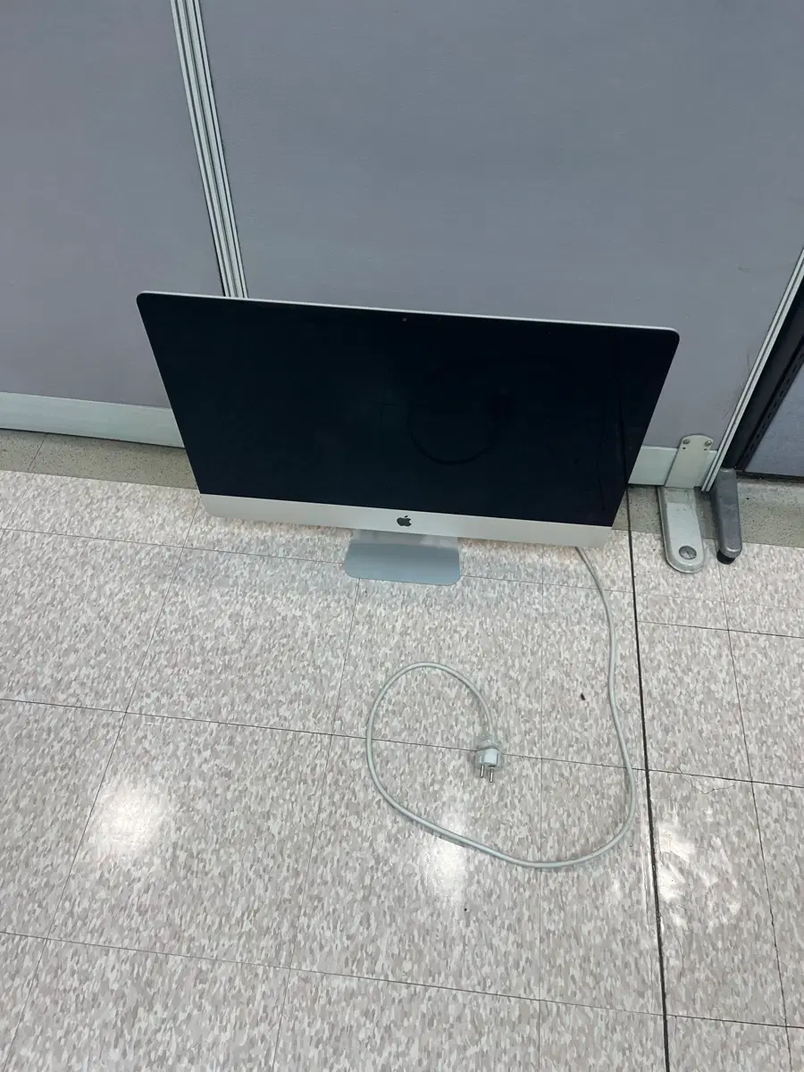 아이맥 27인치 5k 2019 i9 40g ssd1tb ssd128gb