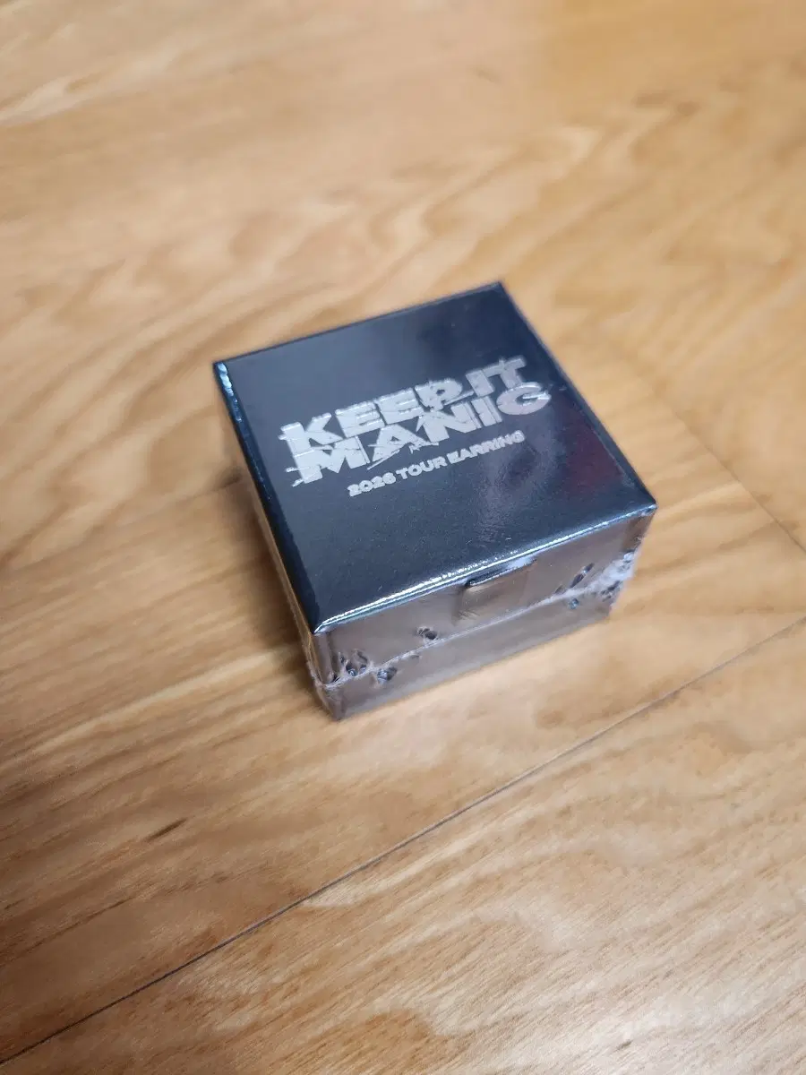 기프트 앨범 KEEP IT MANIC 2023 TOUR EAR RING