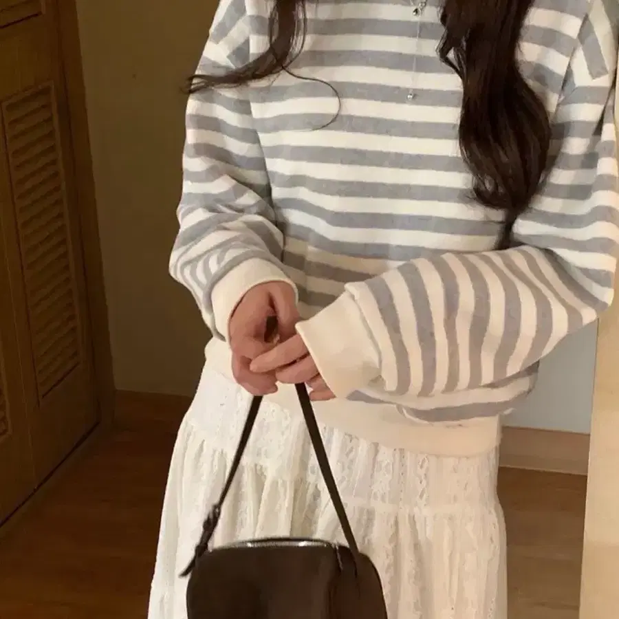 피터앤웬디 양기모 니트 맨투맨 메이비베이비 프릴리 제니오