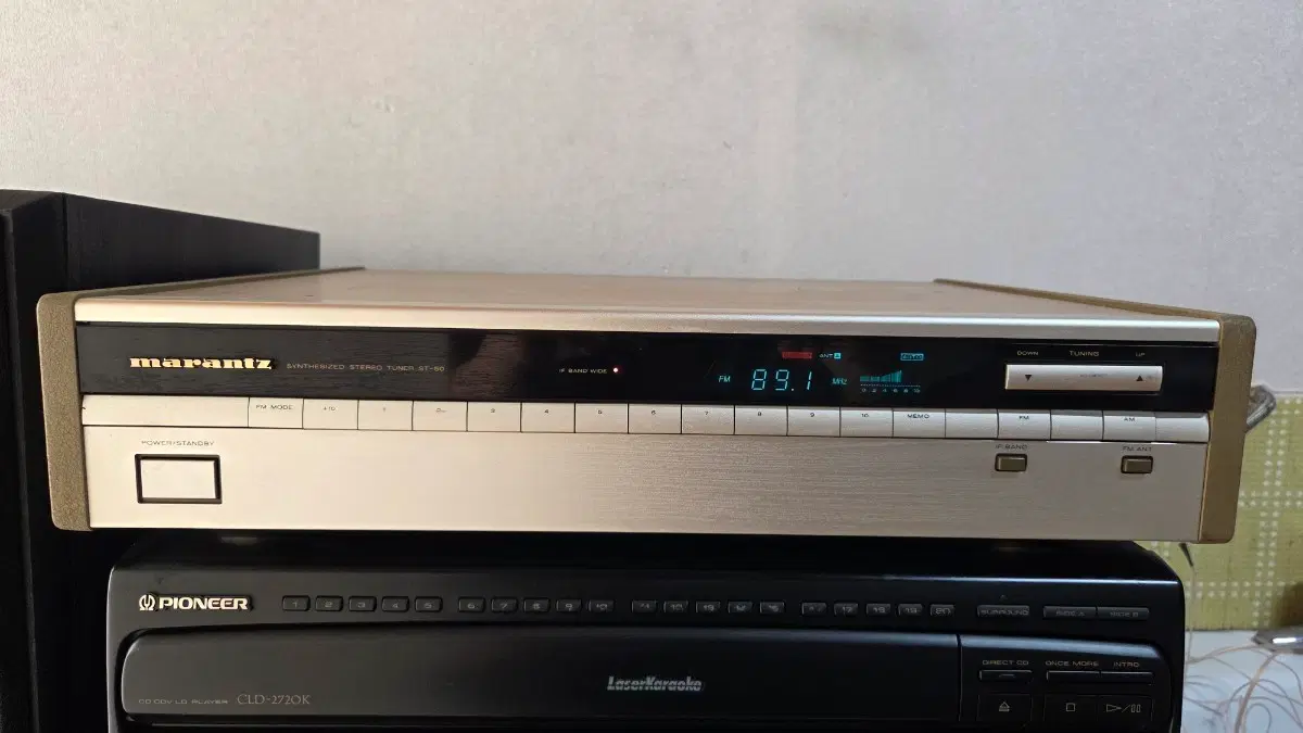 마란츠(Marantz)의 디지털 튜너 ST-50