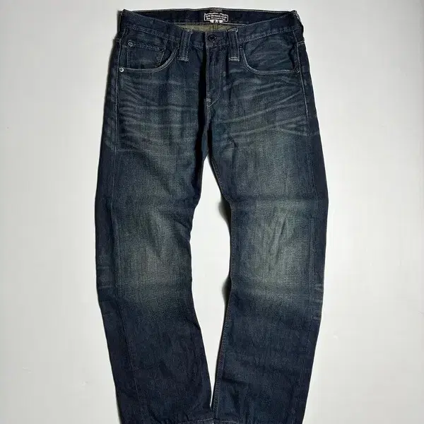 리바이스 504 중청워싱 스트레이트 데님 팬츠 R4256