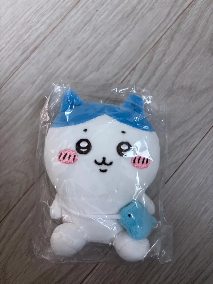 치이카와 앉은 나들이 소풍 하치와레