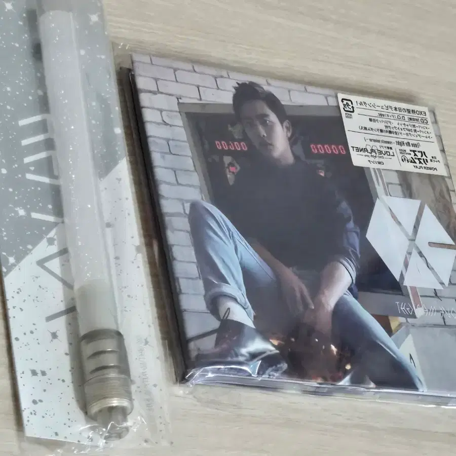 엑소 럽미라잇 일본판 디오 앨범+스틱봉 일괄