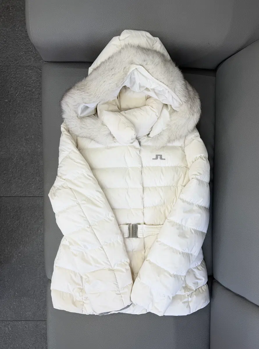 정품) 백화점 구매) 제이린드버그 여성 폭스퍼 후드 벨티드 패딩