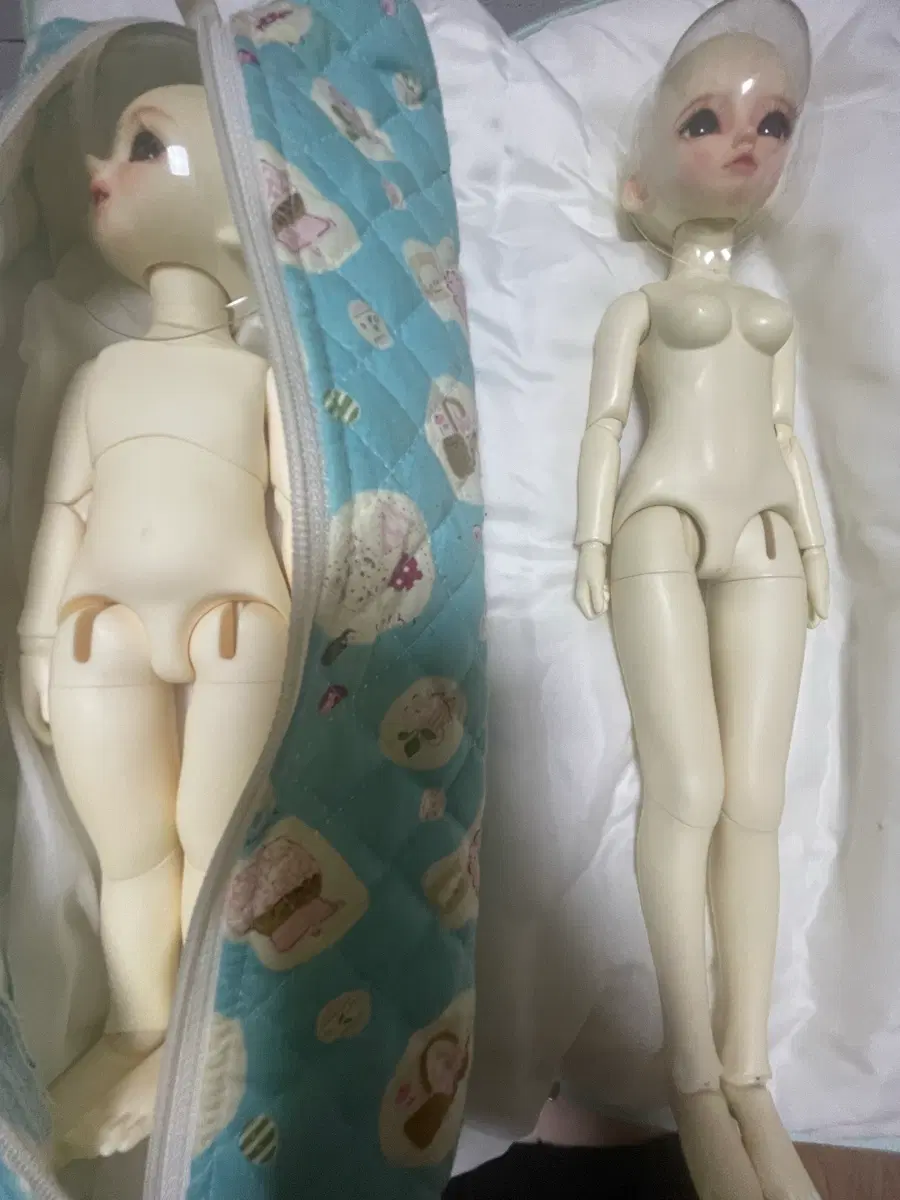 싸게 급처 합니다 인형 2체 대량물품
