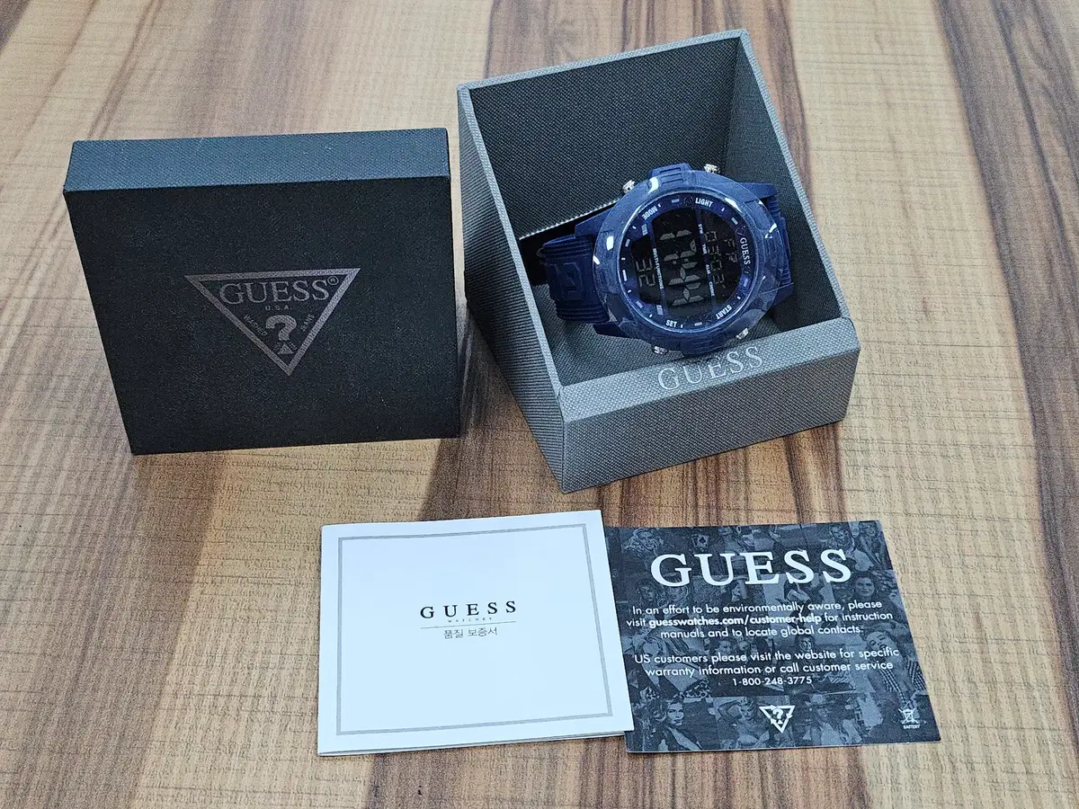 게스 GUESS 스포츠 손목시계 미사용