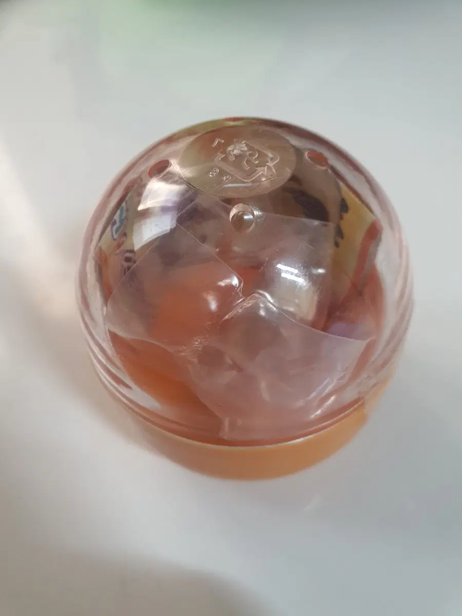 메타몽 다꼬리 피규어