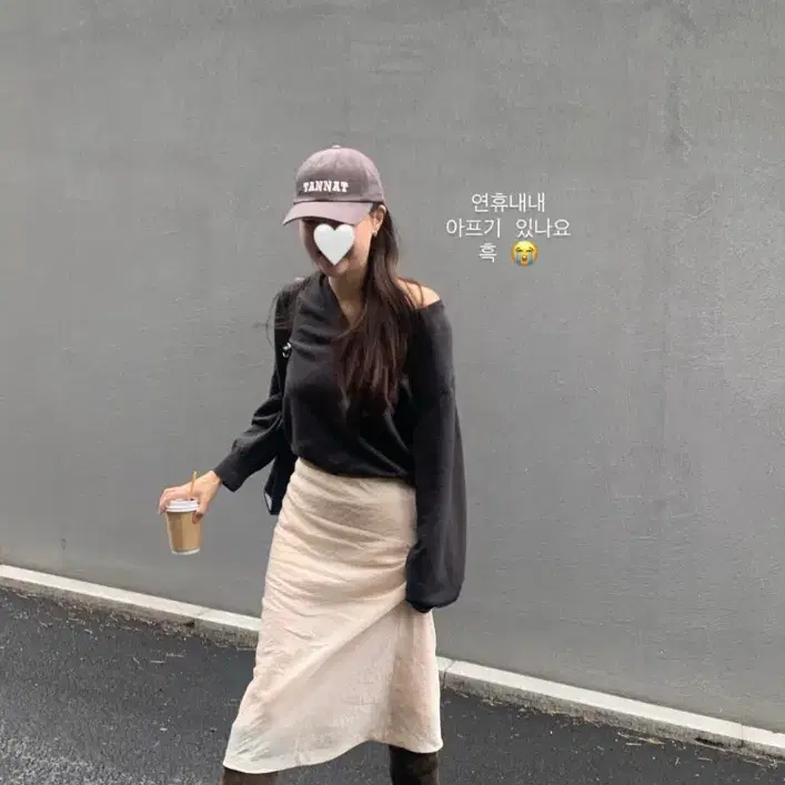 타낫 스탠다드 브이넥 니트 다크그레이