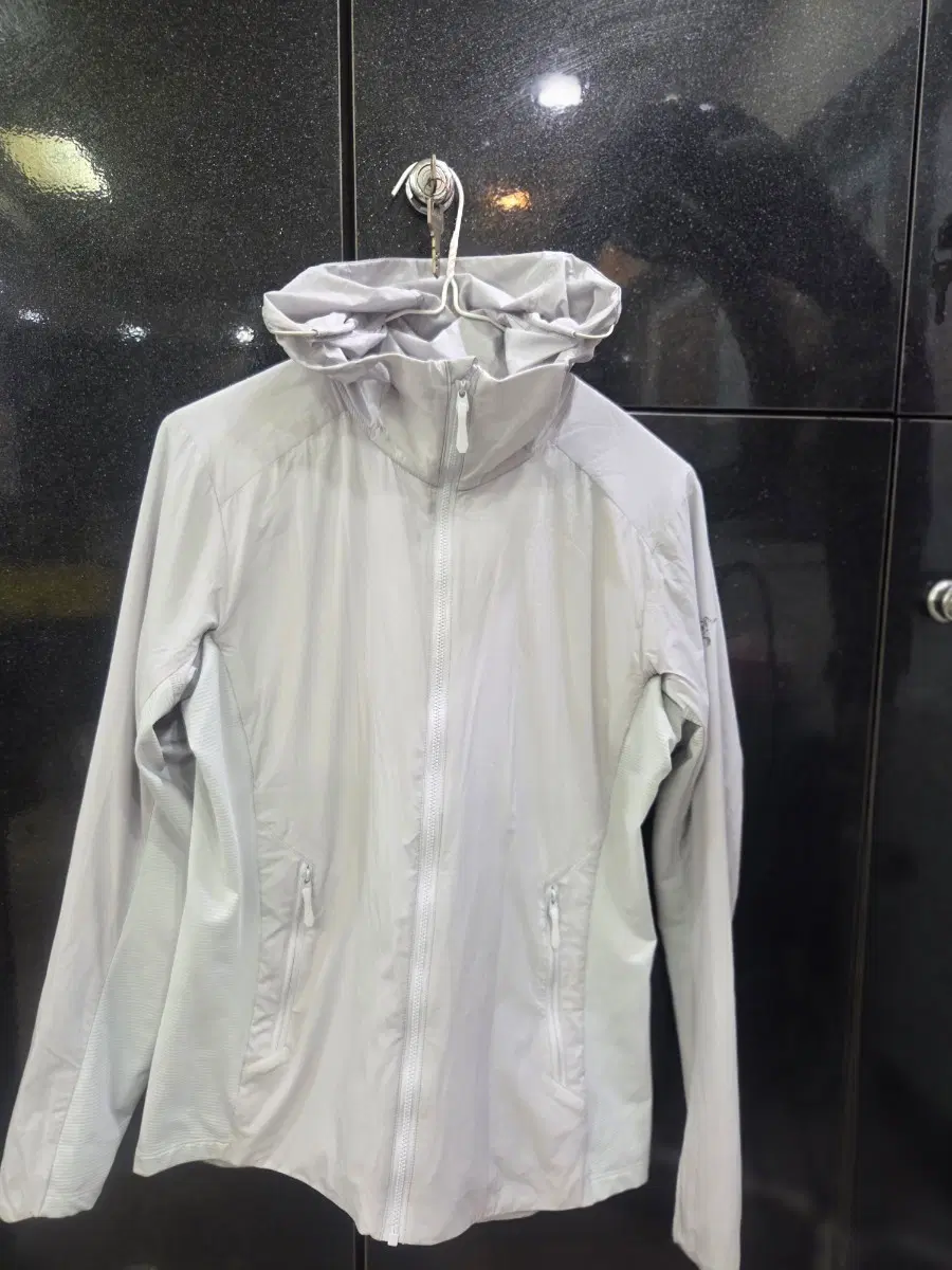아크테릭스아톰라이트웨이트후디여성S
