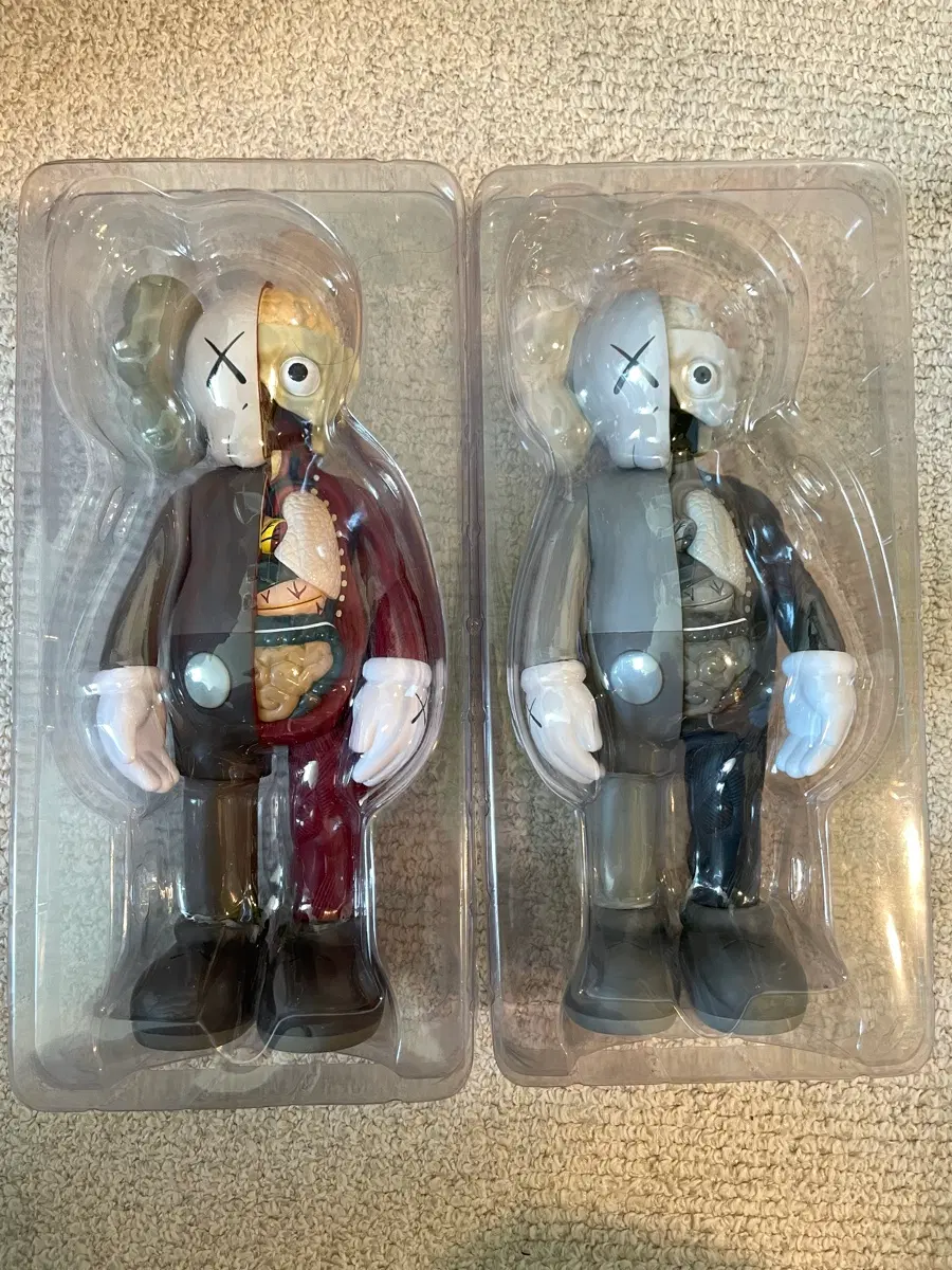 Kaws Companion Flayed Open Edition Vinyl Figure 카우스 컴패니언 플레이드 오픈 에디션 바이닐 피규어