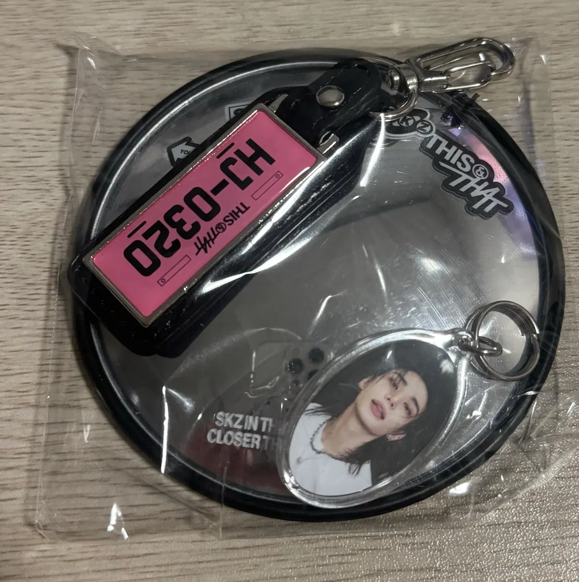 (현진) 스트레이키즈 스키즈 straykids this&that 디스앤댓 트럭버전 앨범 키체인 거울 truck