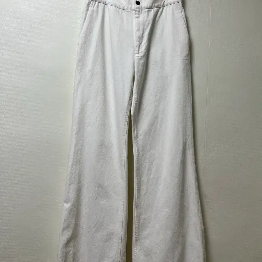 SIHWA 화이트 데님 부츠컷 팬츠 28