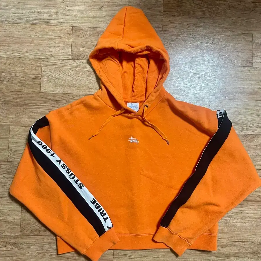 STUSSY 스투시 오렌지 크롭 후드티