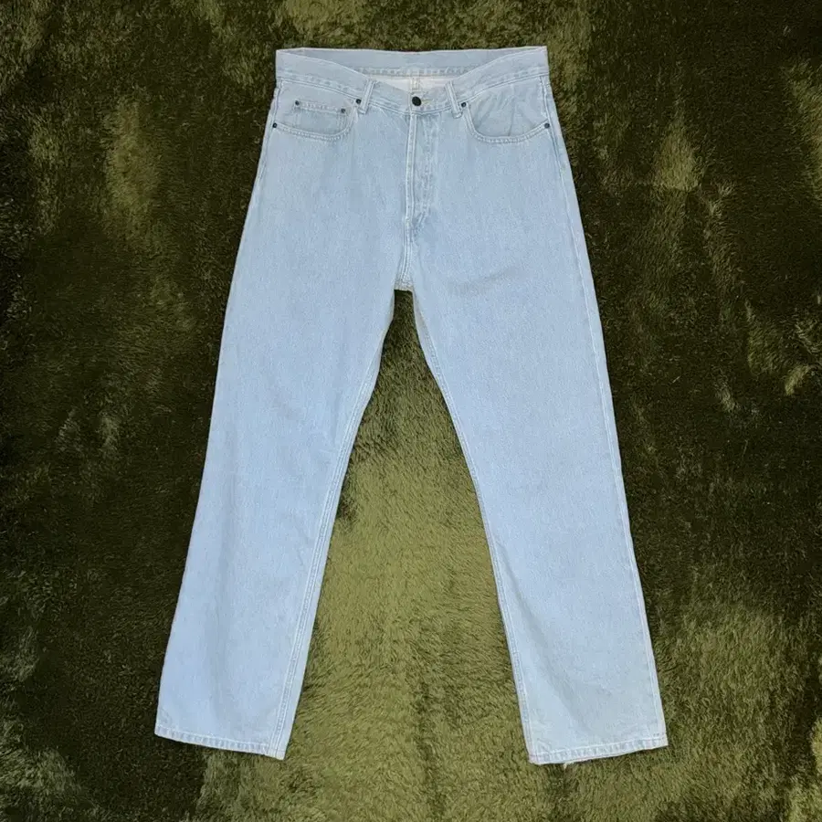 [34X32] 칼하트 WIP 24FW NOLAN 마시필드 데님 블루 블리치드