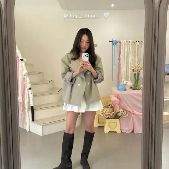 (새상품) 타낫 더블 하프 트렌치코트