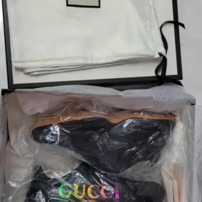 구찌 라이톤 띠로고 블랙