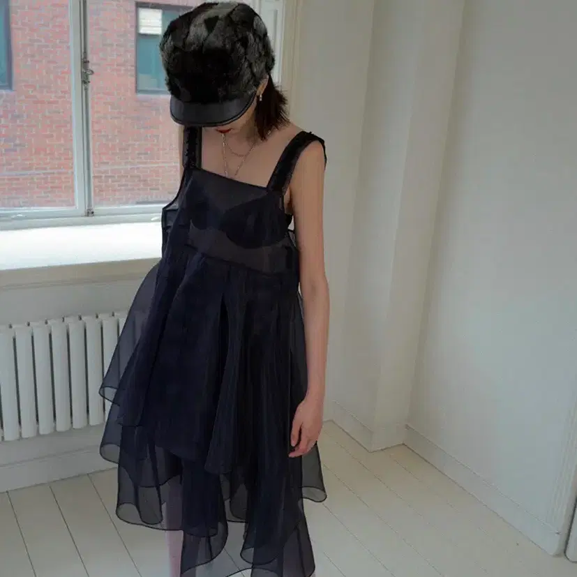 오버듀플레어 ROSE ORGANZA DRESS 오간자 드레스 네이비 새상품