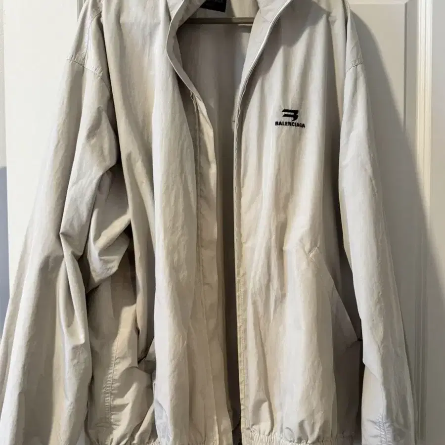 발렌시아가 22FW 스포티 자켓 라이트그레이 3size